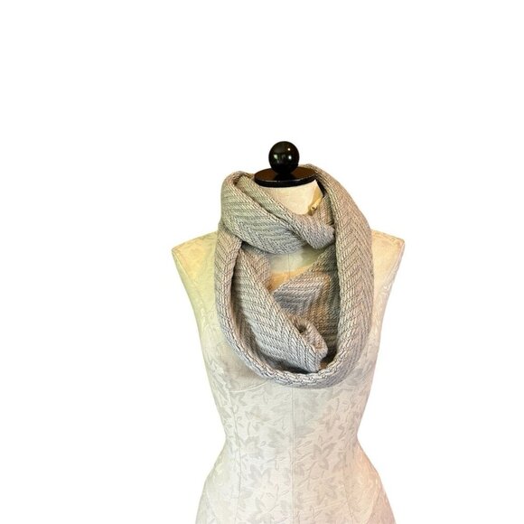 Ugg Australia Gray Wool Blend Knit Infinity Scarf Warm One Size 11.5" - Picture 1 of 7